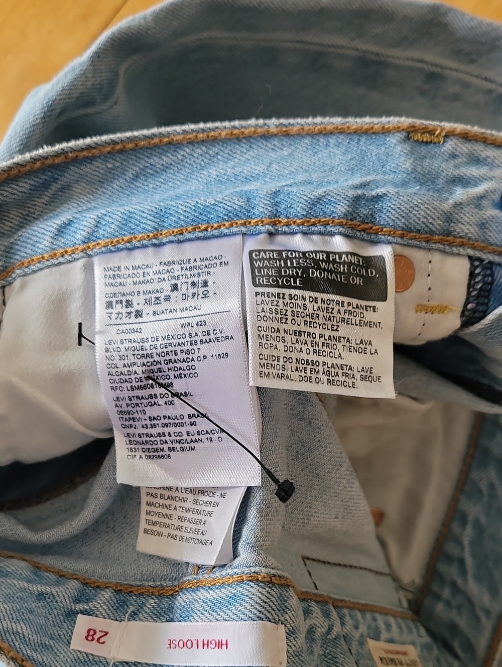 Levi’s x Farm Rio High Loose Jeans - Picture 13 of 16